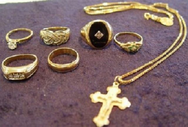 bijuterii-aur-furate