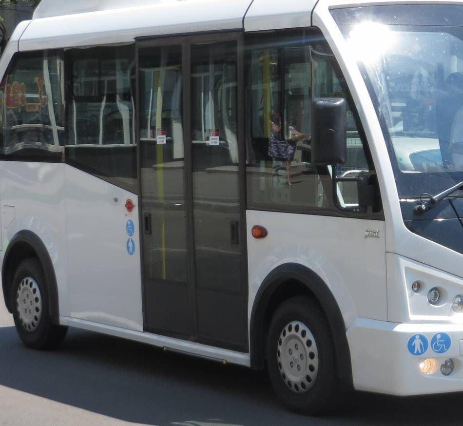 Pensionarii cu pensii mai mici de 1500 de lei vor beneficia de gratuitate pe transportul public de călători