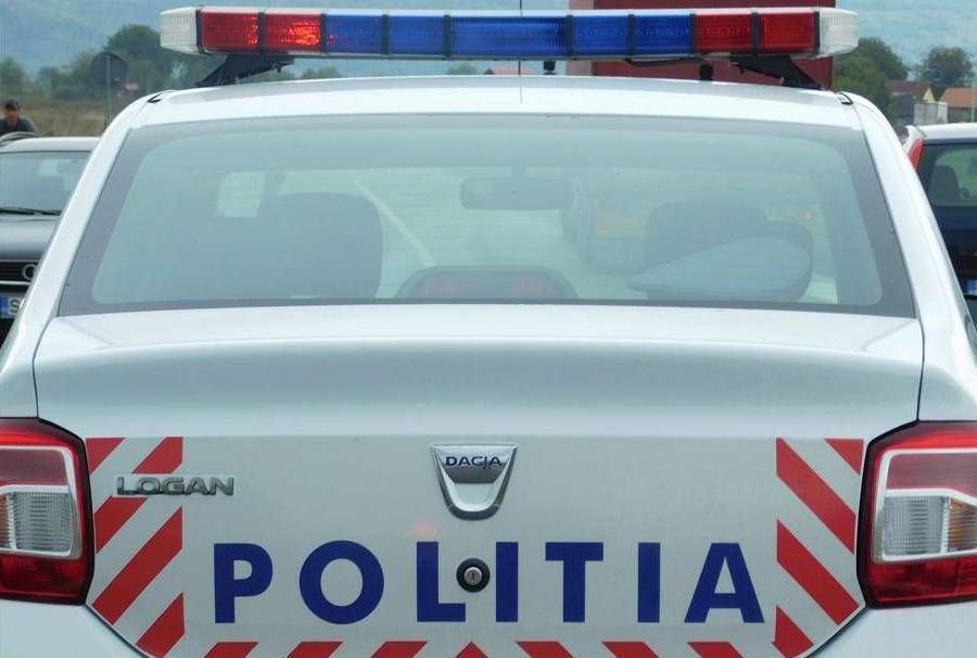 polițiștii brăileni l-au depistat pe un bărbat care circula pe DN 23 cu un vehicul ale cărui numere de înmatriculare erau false.