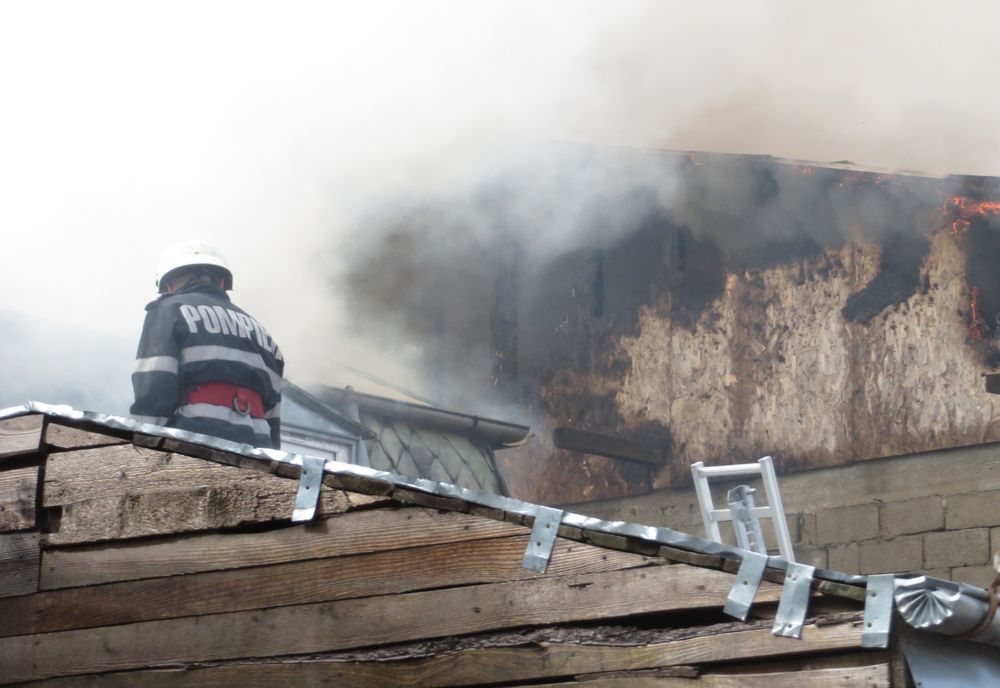 Incendiu în localitatea Lacu Sărat