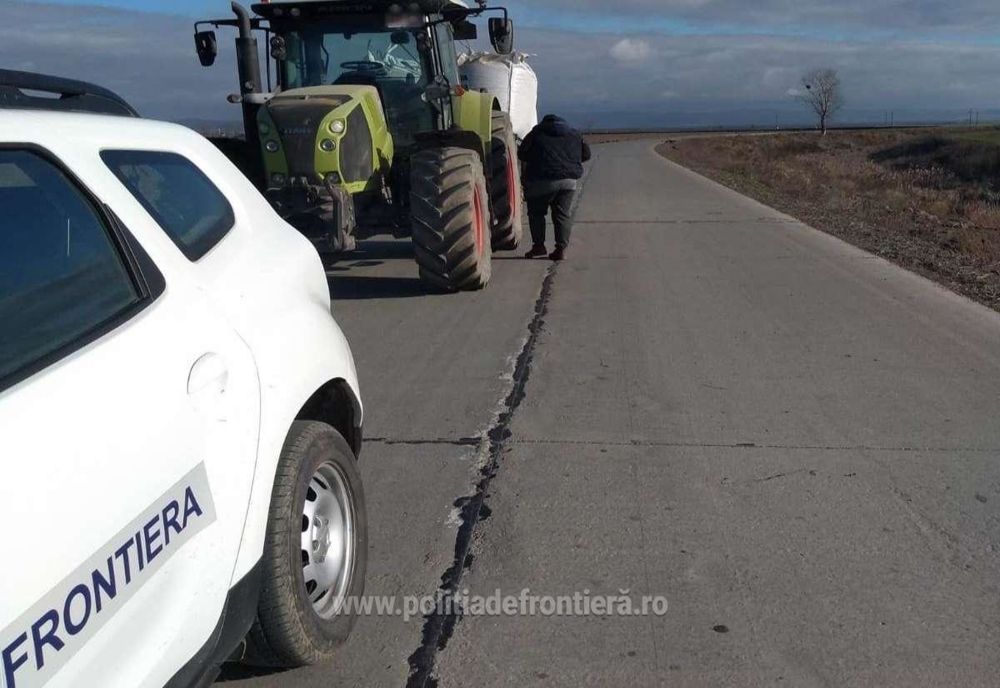 Tractor cu remorcă neînmatriculată, depistat în trafic de polițiștii de frontieră brăileni