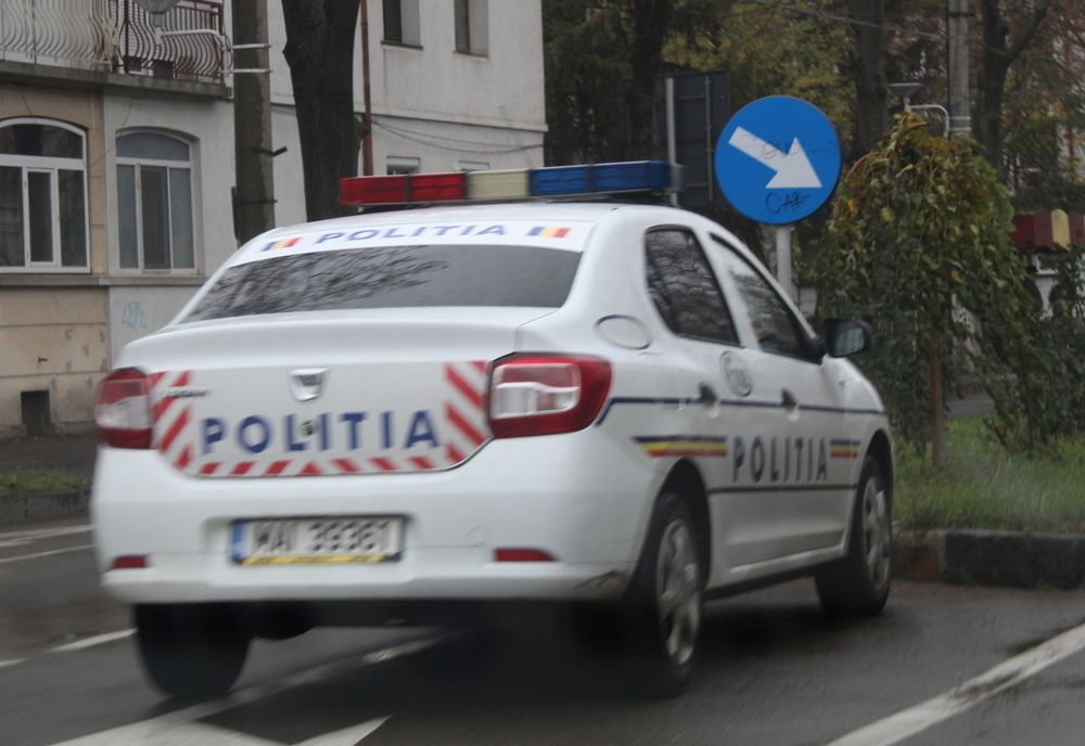 A distrus geamul unei agenții de pariuri din Brăila