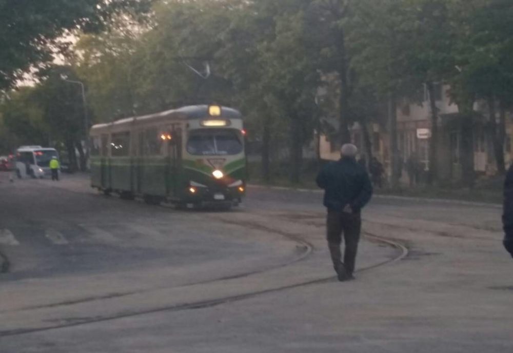 O avaria la conducta de apă a oprit circulația tramvaielor până la ora 14