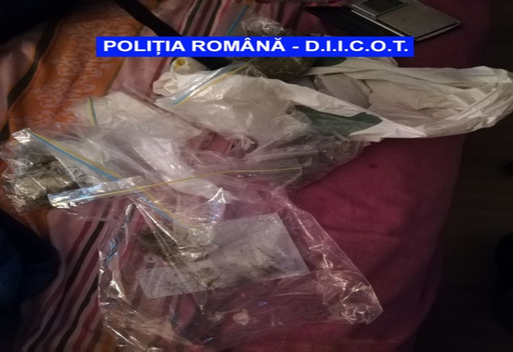 Cocaină și canabis aduse din Belgia tranzacționate în parcarea unui restaurant din Drobeta Turnu Severin 