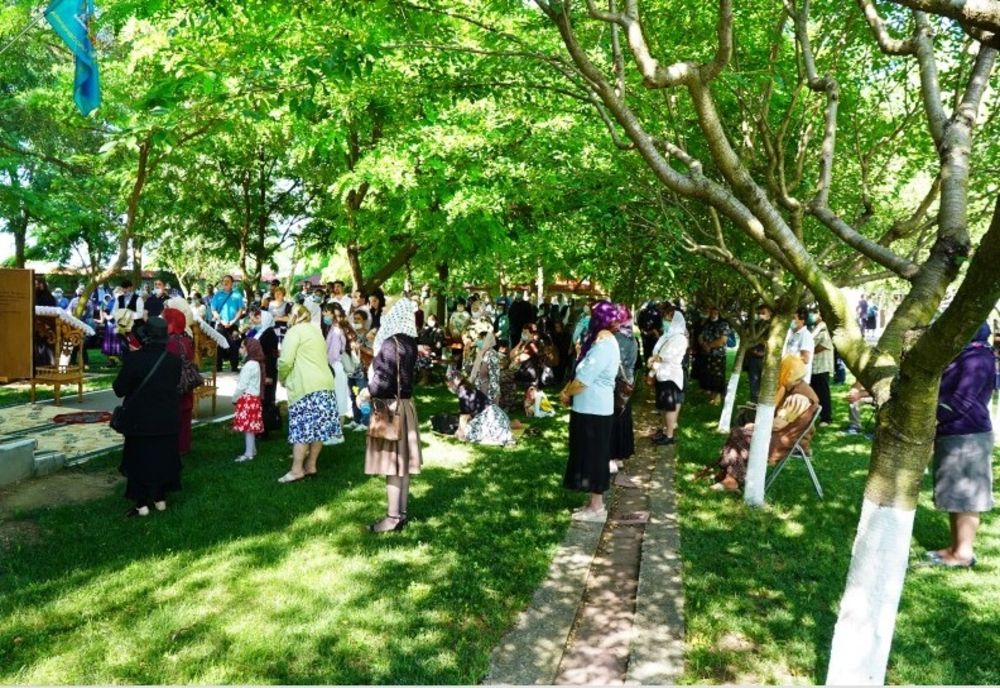 Sute de credincioși prezenți la Hramul Mănăstirii Măxineni din județul Brăila