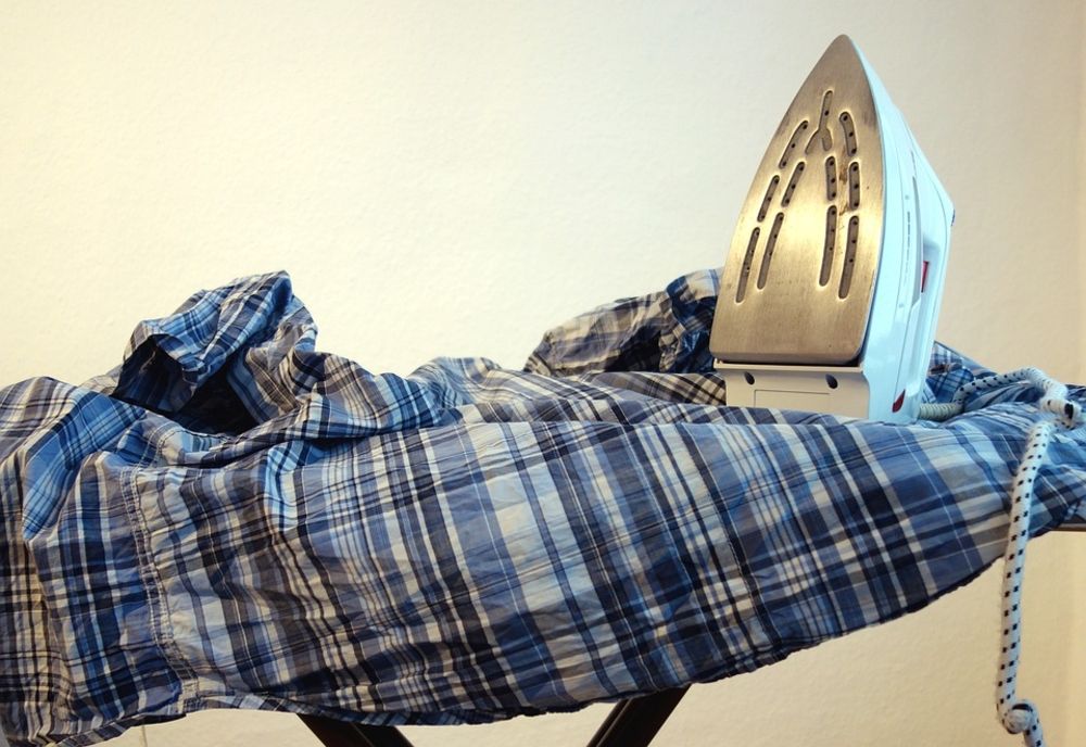 Pompierii Brăileni au stins un incendiu pornit de la fierul de călcat