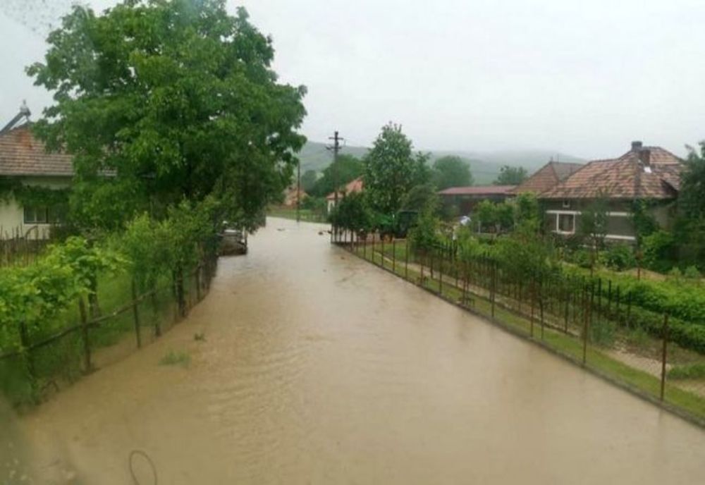 Cod portocaliu de inundații valabil până vineri la miezul nopții