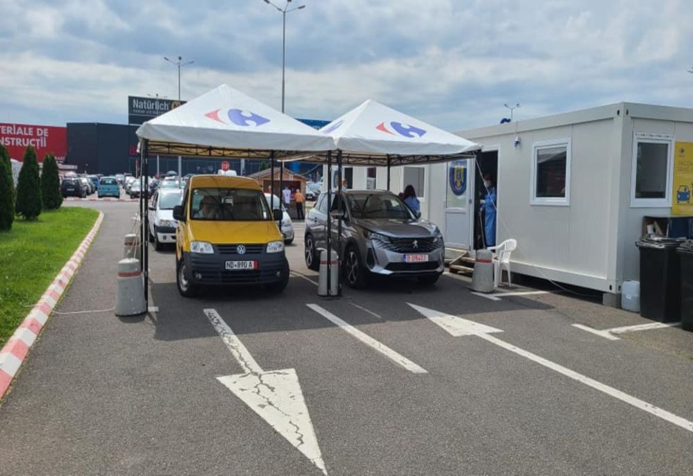 Peste 300 de persoane vaccinate în week-end în centrul drive-through