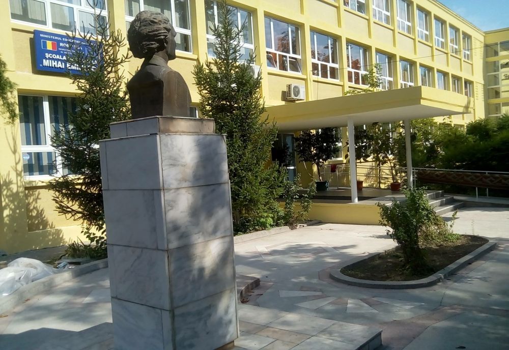 380 de candidați prezenți la examenul de titularizare