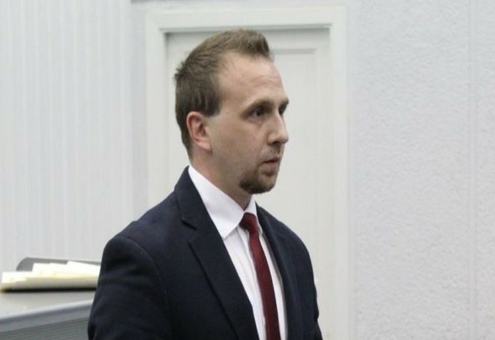 Jantea: Când eu discut, dumneavoatră vă rog frumos vă întoarceți frumos cu spatele, taceți și faceți ce faceți de obicei