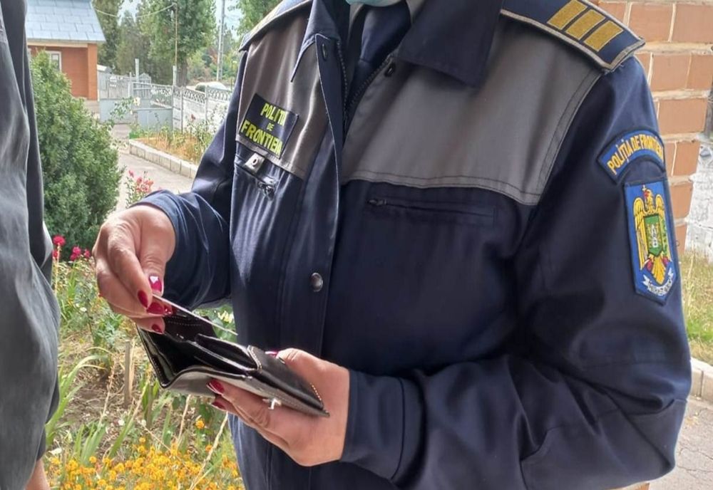 Polițiștii au aplicat 75 de sancţiuni contravenţionale la Legea 55/2020 privind unele măsuri pentru prevenirea şi combaterea efectelor pandemiei
