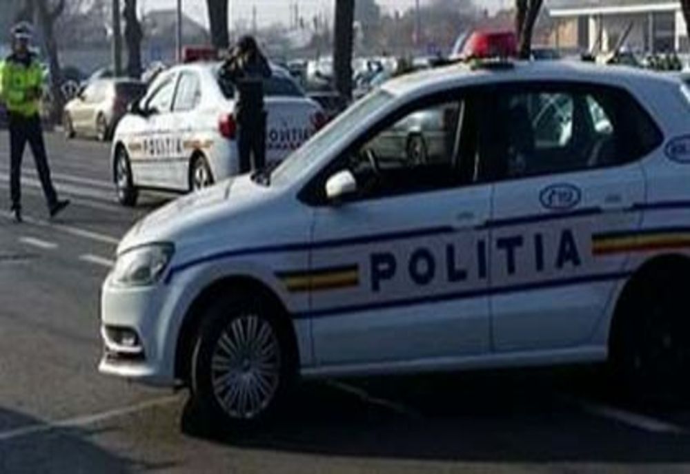 Cu permisul suspendat a fugit la vederea polițiștilor
