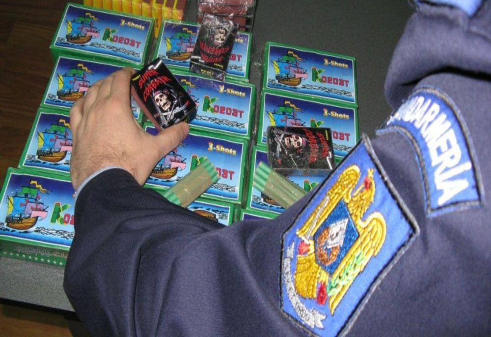 Doi brăileni depistați de jandarmi cu articole pirotehnice deținute ilegal