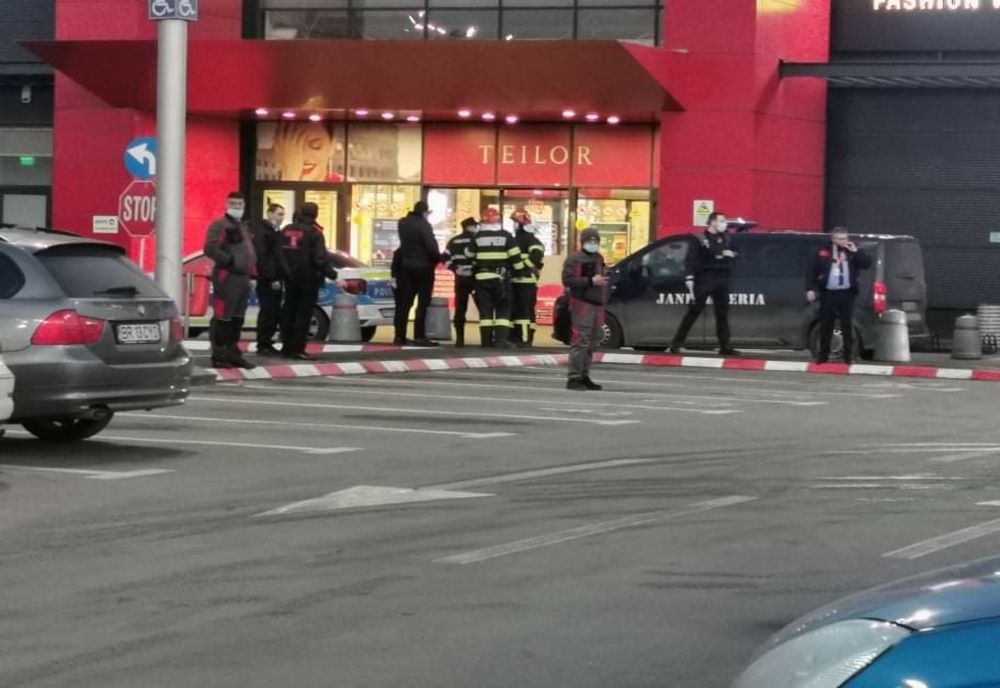Video: Amenințare cu bombă la un centru comercial din Brăila