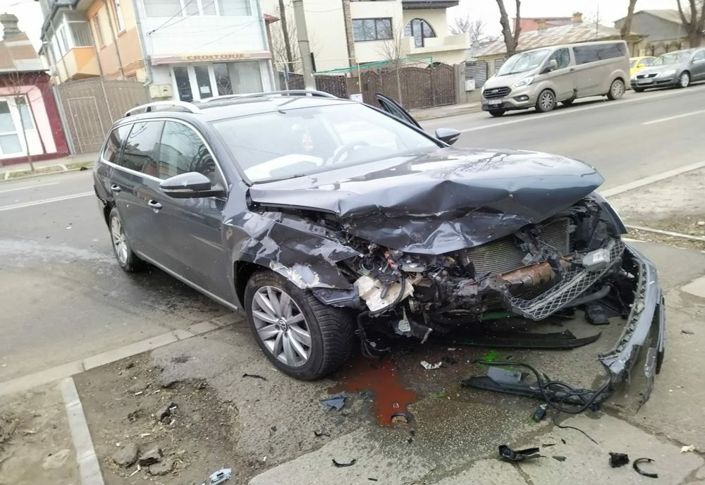 Tamponare pentru că n-a respectat indicatorul STOP