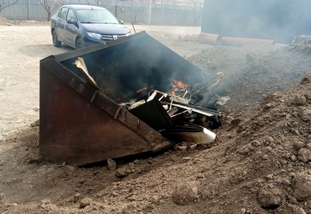 Operator economic amendat cu 50 mii de lei pentru arderea deseurilor provenite din activitatea de construire hale