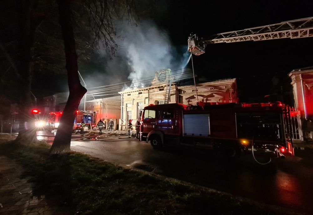 Incendiu la un imobil nelocuit de pe b-dul Alexandru Ioan Cuza din municipiul Brăila