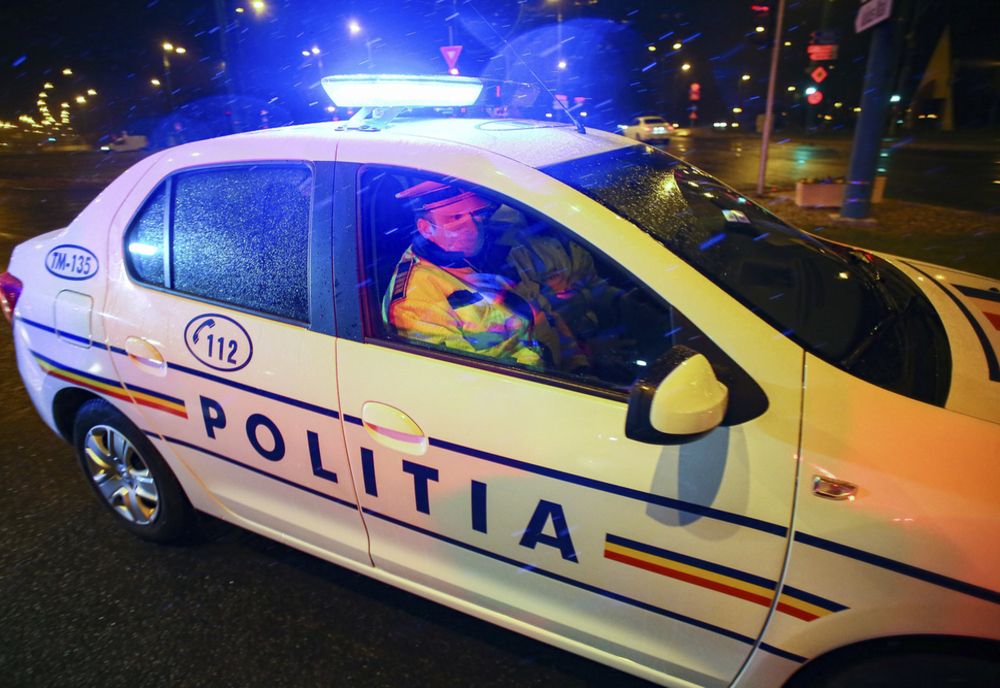 A crezut că la miezul nopții se poate plimba cu mașina și fără permis de conducere