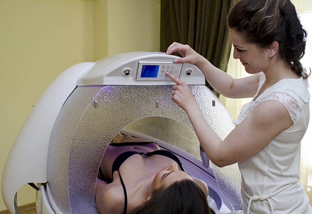 ANAF a publicat un material informativ dedicat contribuabililor care realizează venituri din prestarea unor activități de înfrumusețare/întreținere corporală