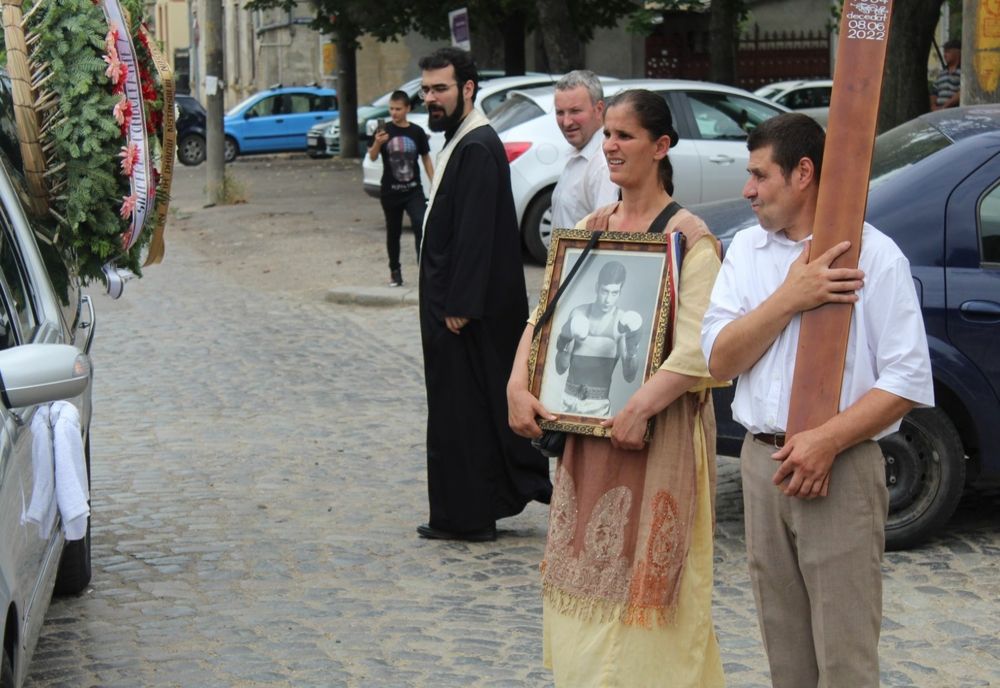 Fostul medaliat cu bronz la JO de la Montreal, Costică Dafinoiu, a fost condus pe ultimul drum