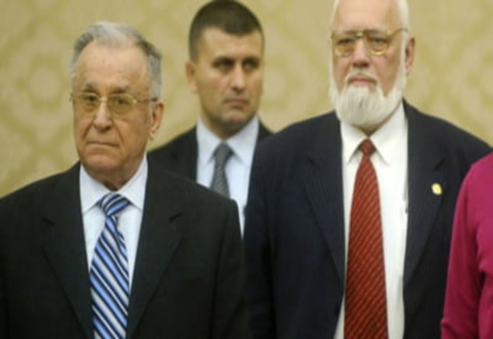 Ion Iliescu și Gelu Voican Voiculescu, trimişi în judecată în dosarul Revoluţiei pentru crime împotriva umanităţii