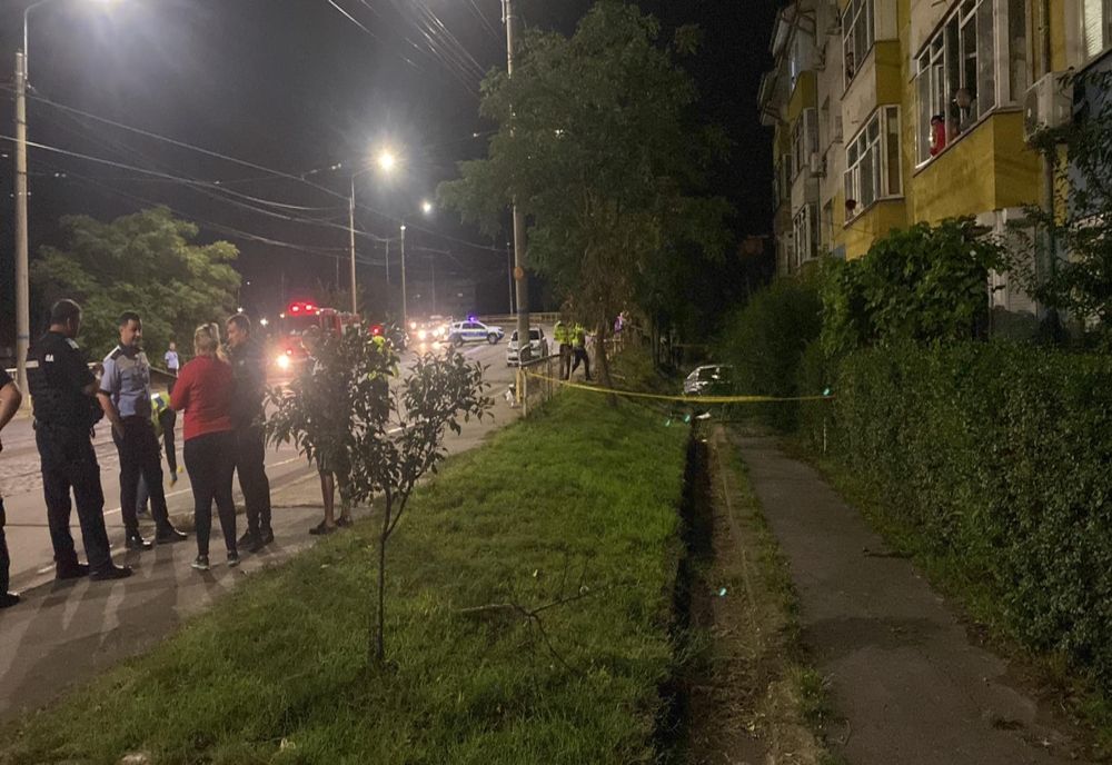 Accident mortal luni seara pe podul de la Apollo din municipiul Brăila. mașina era condusă de o rânără de 17 ani, care nu deținea permis de conducere