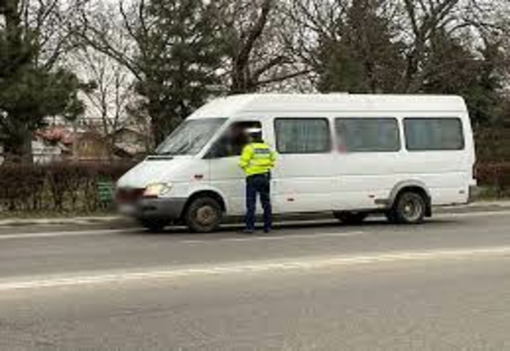 Șofer de microbuz depistat băut la volan