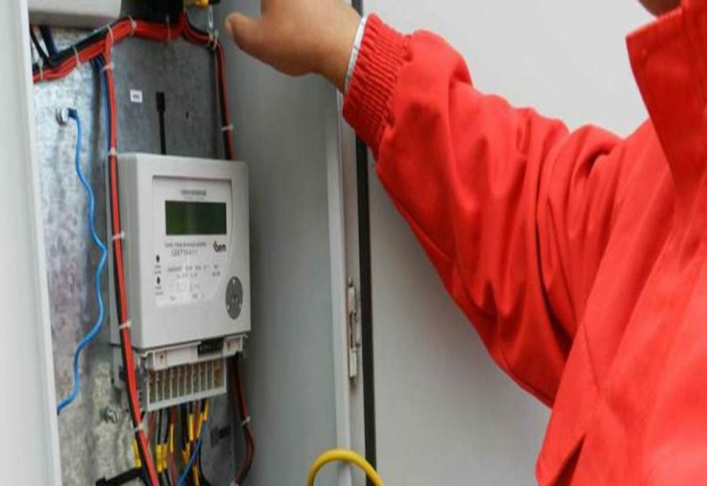 Fostul secretar de stat la Ministerul Muncii, acuzat că ar FURA curent la locuința sa din Brăila