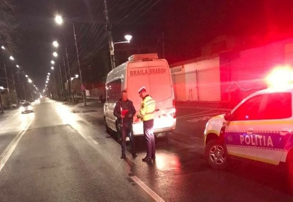 Transportatori de persoane amendați de poliția rutieră Brăila