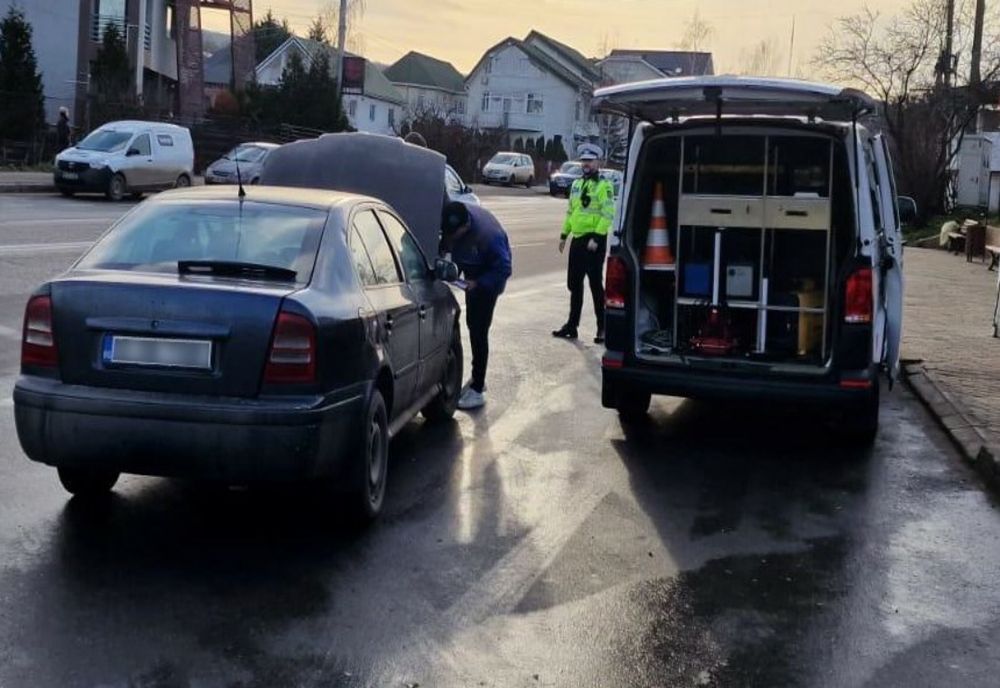 Doi bărbați din Ianca cercetați pentru infracțiuni la regimul rutier. Unul conducea un autoturism cu număr fals de înmatriculare, iar celălalt era băut la volan