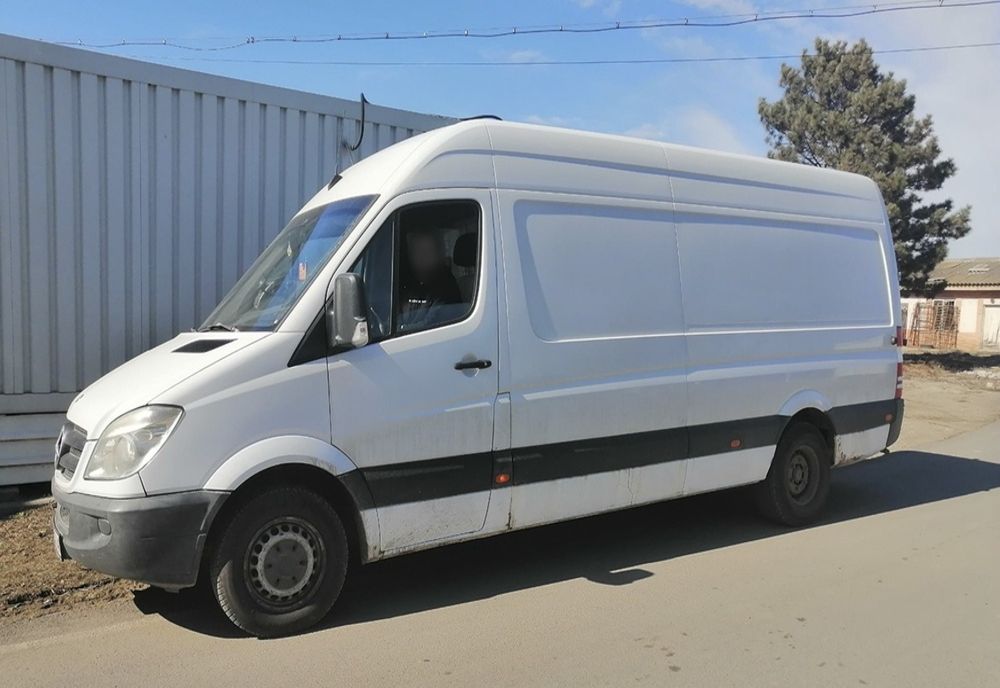 Tânăr cu permis suspendat, încercând să realizeze operațiuni comerciale