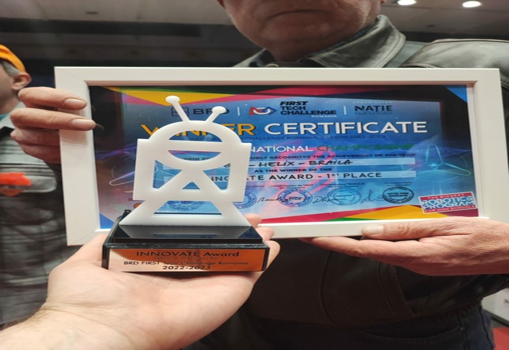 Premiul I la categoria Inovație pentru Helix, echipa Makerspaceului Bibliotecii Județene „Panait Istrati” din Brăila