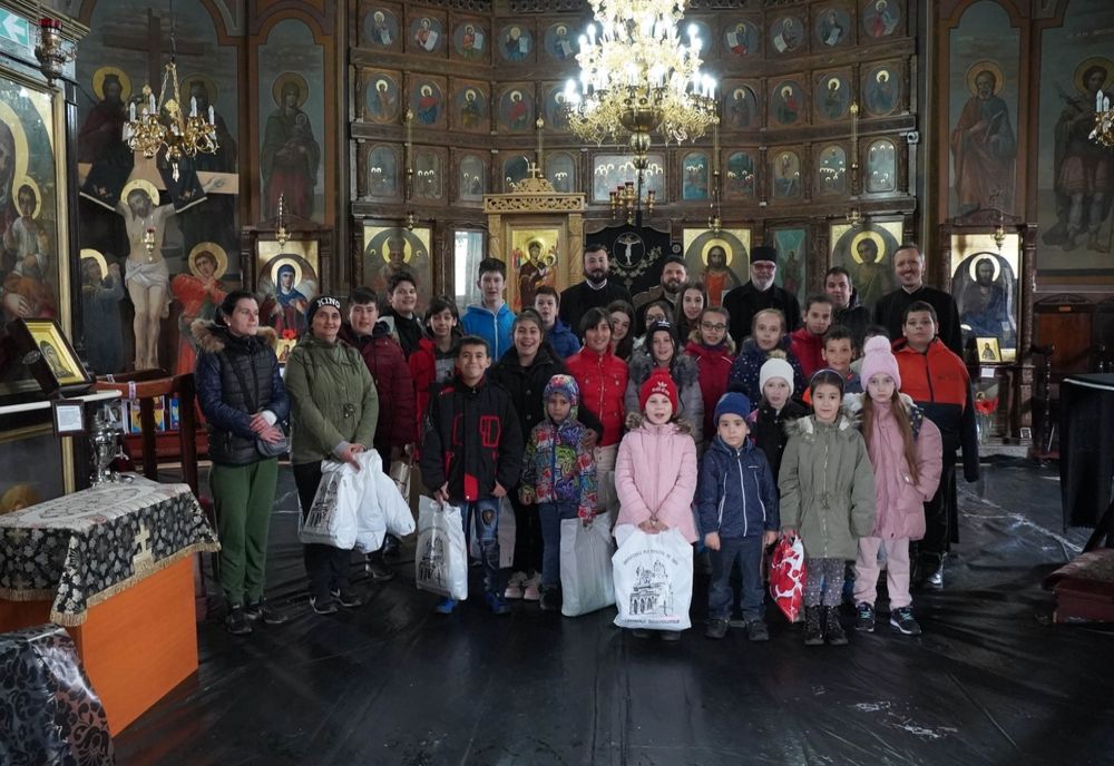 Programul social-filantropic „Ne înnoim de Sfintele Paşti“ la Brăila