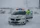 Urmărit de polițiști după ce nu a oprit la semnalele acestora, s-a oprit în zăpada de pe marginea carosabilului