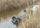 Accident pe DJ 221B, la ieșirea din Brăila spre Baldovinești. O mașină a derapat și a ajuns într-un canal de irigații