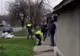 Video Brăila. Polițiști agresați de un bărbat recalcitrant