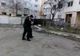 Video: Tânărul care a făcut scandal în bancă a fost internat la psihiatrie