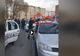VIDEO - Imagini incredibile la Hunedoara - Poliția scoasă cu forța dintr-un cartier, mașini vandalizate - Autoritățile AU APELAT LA ARMAMENT