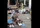 VIDEO | Pachete trimise de români în Franța, controlate la sânge. Alimentele, aruncate la gunoi