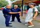 Portofel pierdut în Stațiunea Lacu Sărat, predat de echipajul de jandarmerie proprietarei